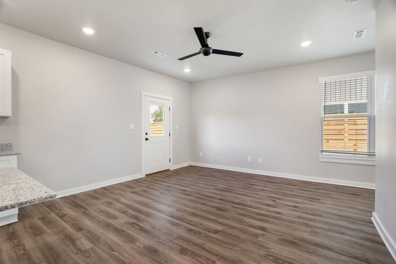 Birdmaster Drive Residences - Photo 2 of 33