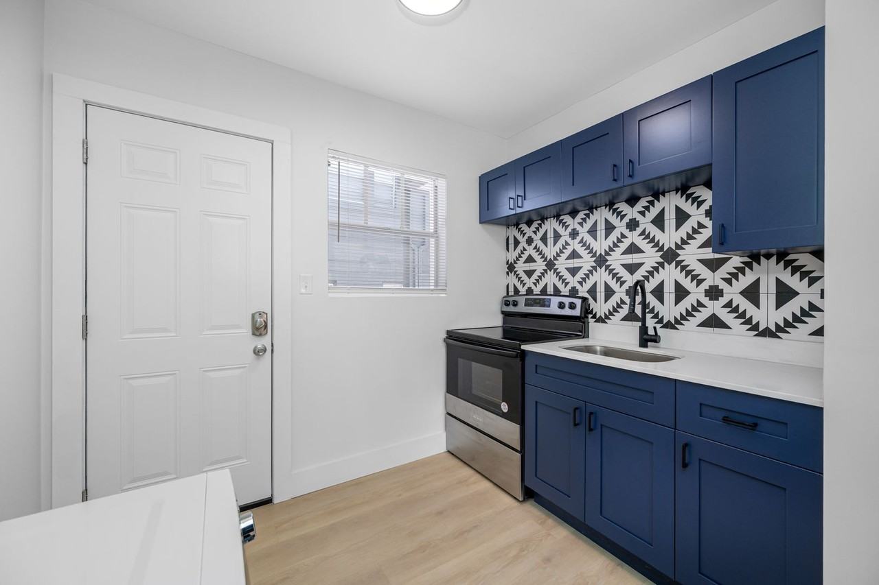 Yvonne Apartments - Photo 5 of 16