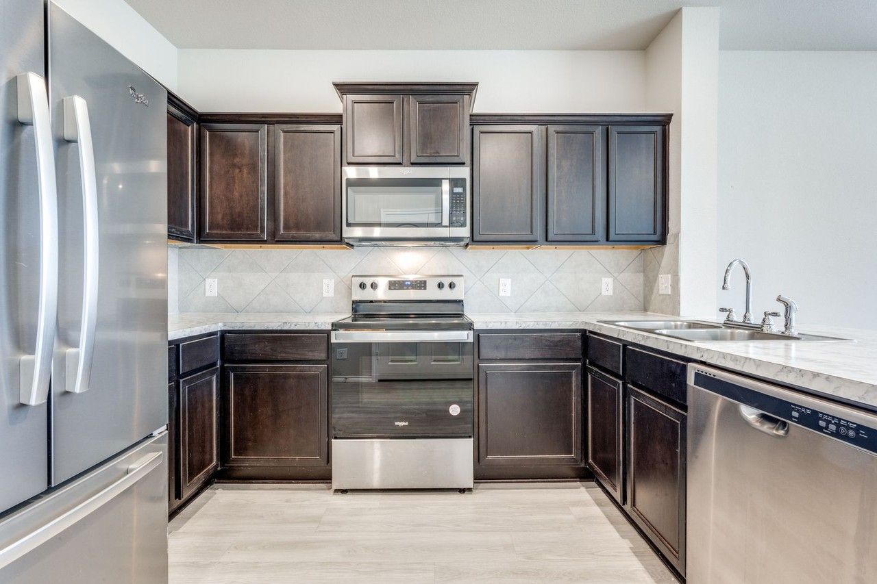 3537 Brentwood Dr - Photo 4 of 12