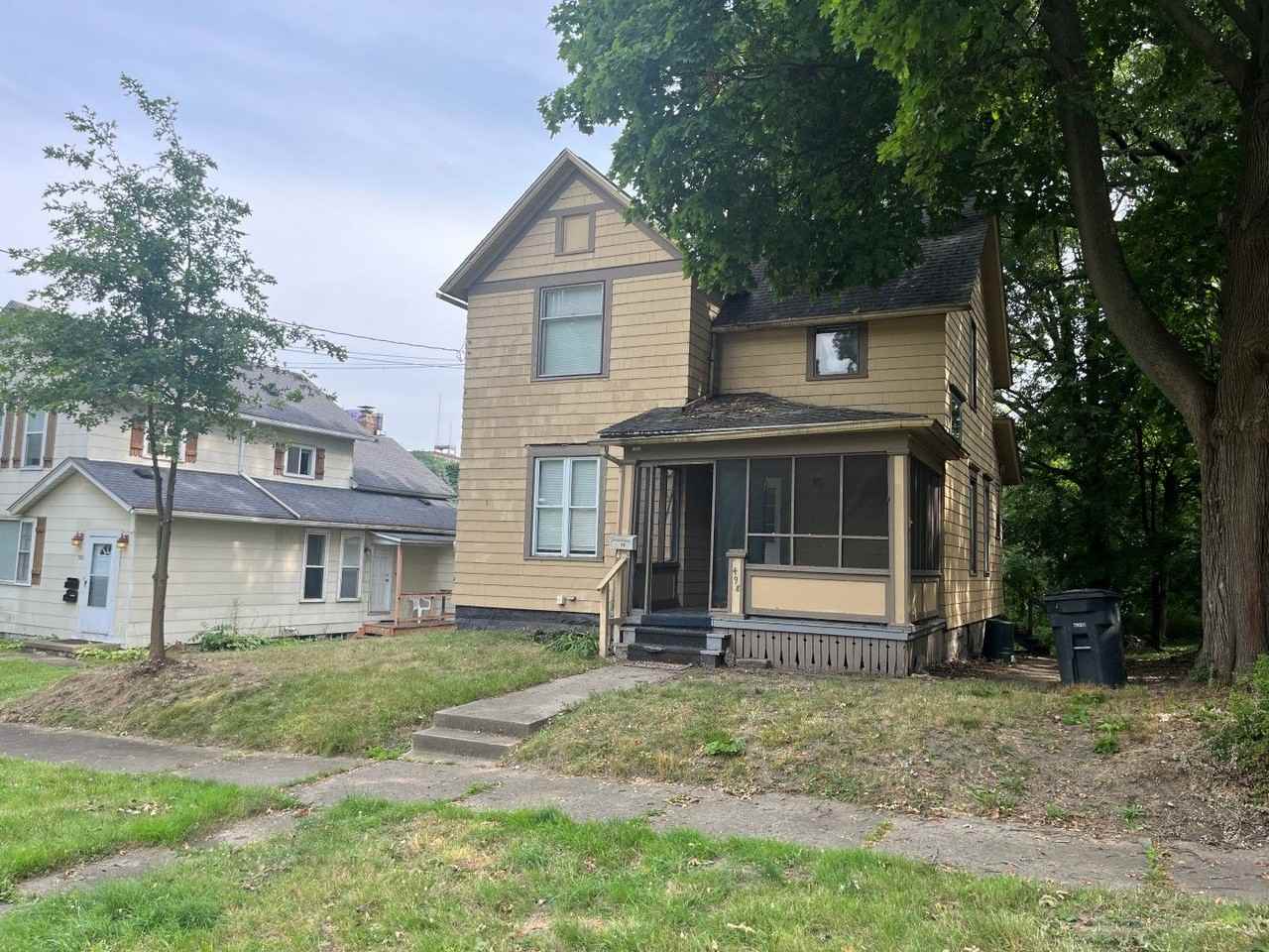 498 Gage Street - Photo 3 of 23