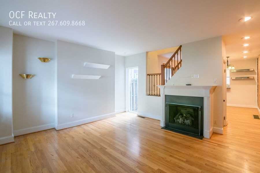 2324 Lombard St - Photo 3 of 21
