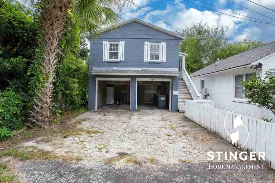 703 Newcastle St - Photo 2 of 20