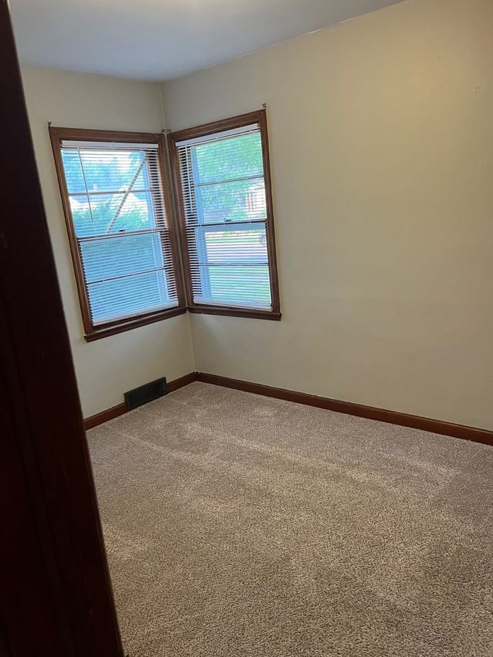 1714 S 7th Ave - Photo 7 of 12