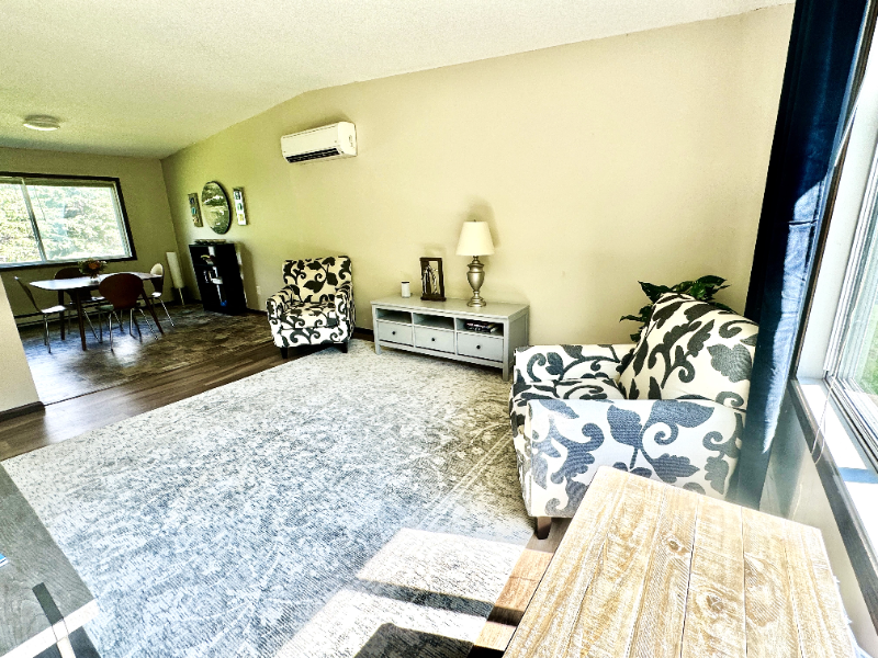 16315 Franklin Trl Se - Photo 2 of 12