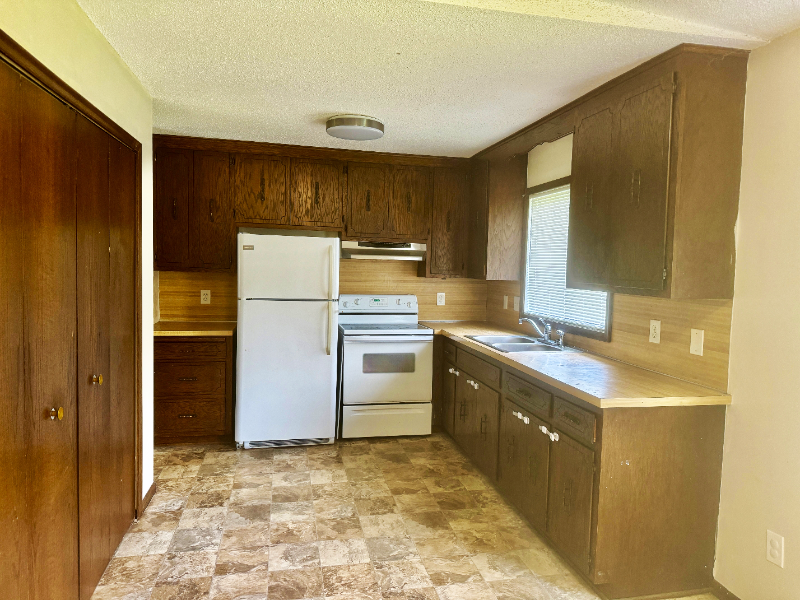 16315 Franklin Trl Se - Photo 3 of 12