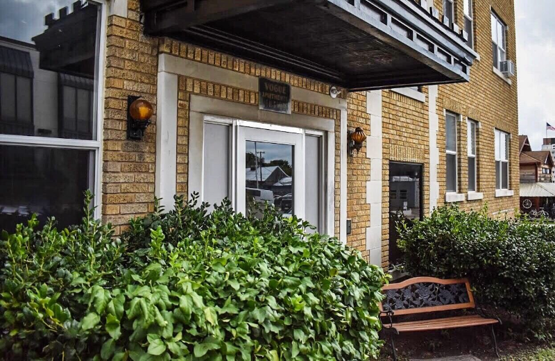 1611 S Main St - Photo 2 of 6