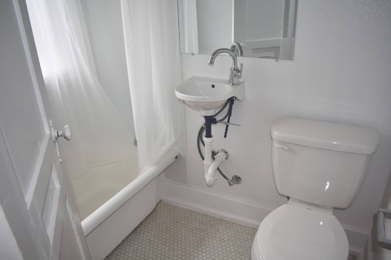 1611 S Main St - Photo 5 of 6