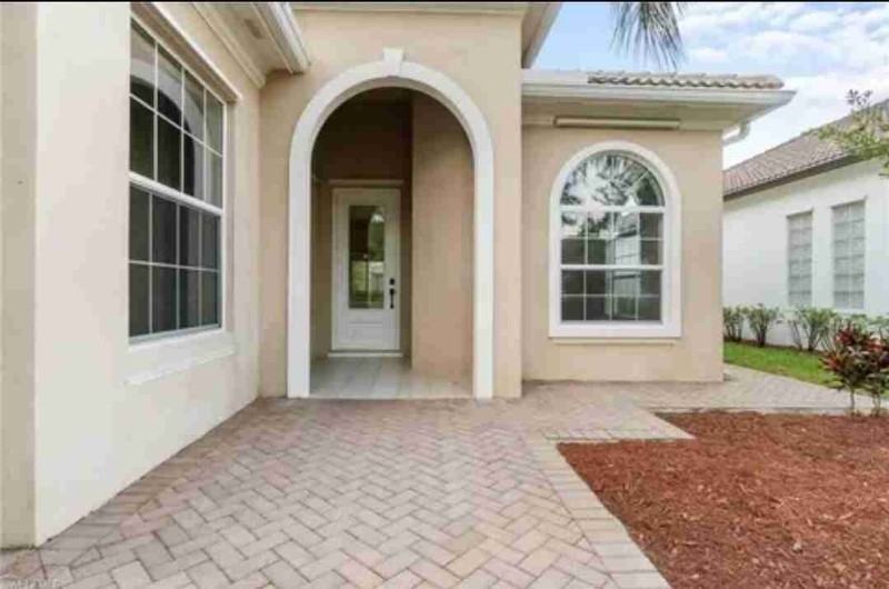 2302 Heydon Cir W - Photo 2 of 5