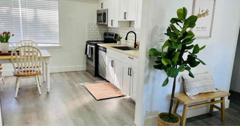 2604 Dauphin St - Photo 3 of 5