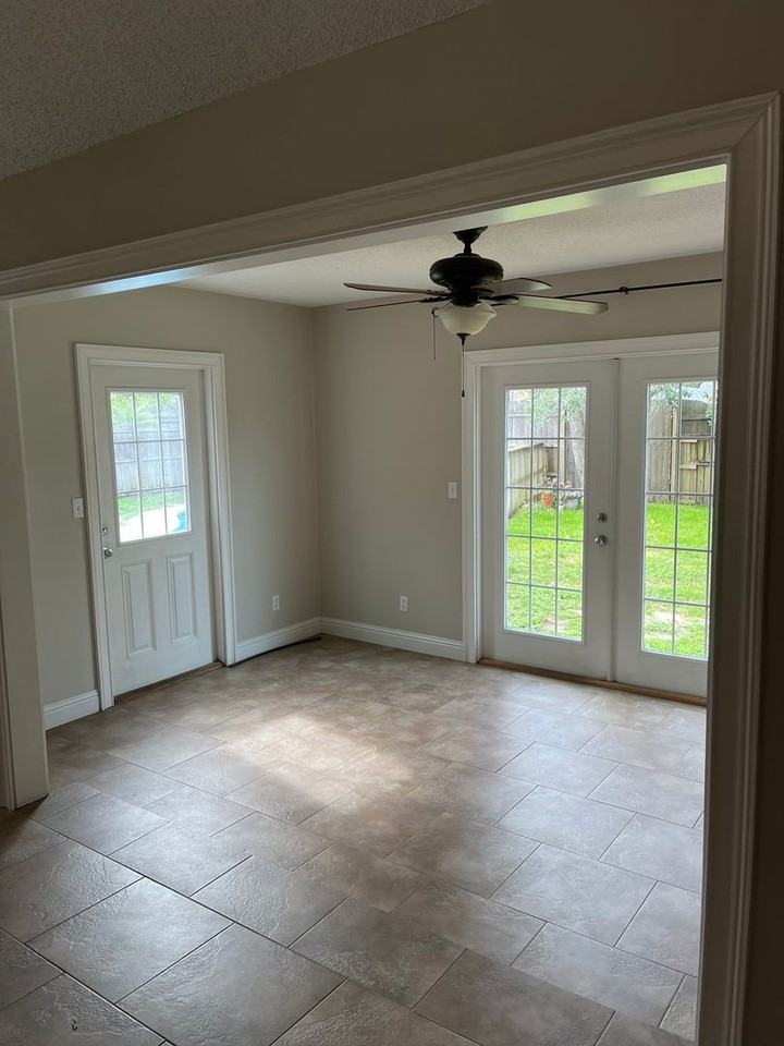 117 Long Pointe Dr - Photo 4 of 33