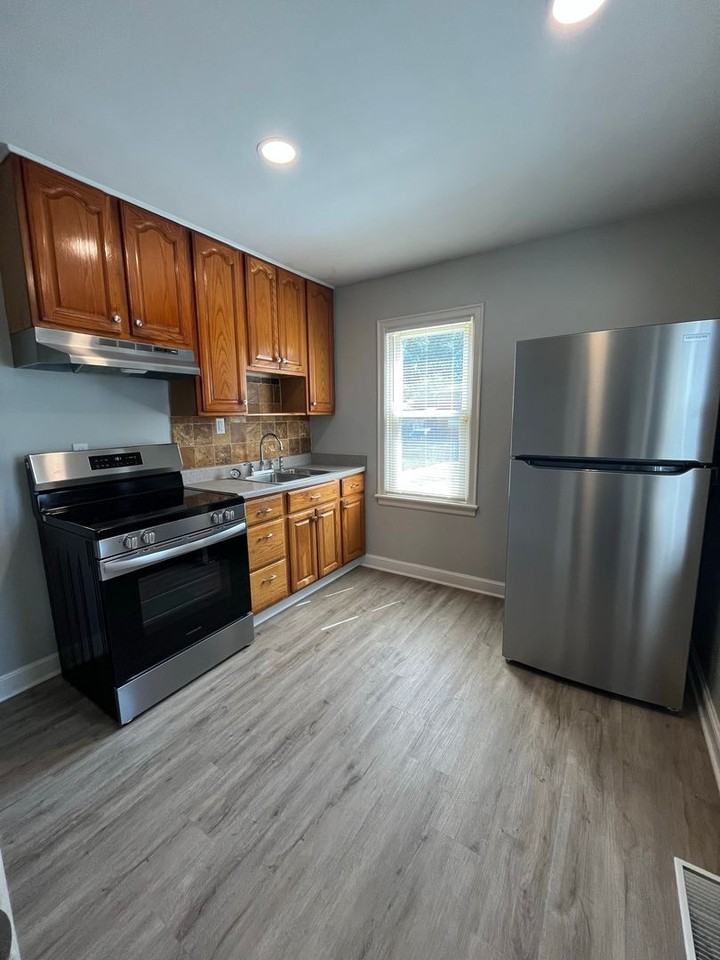 272 South Weyant Avenue - Photo 2 of 22
