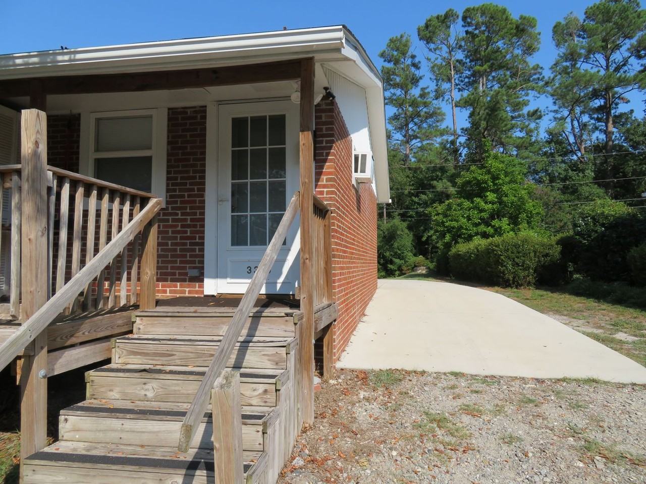 3315 Ashley Cir - Photo 2 of 17