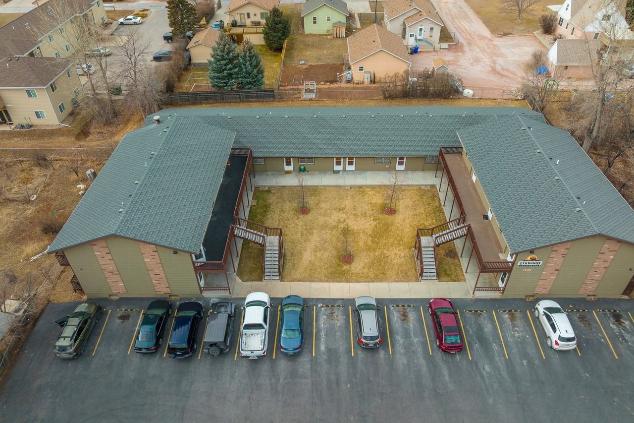 r1935LBP - Photo 2 of 35