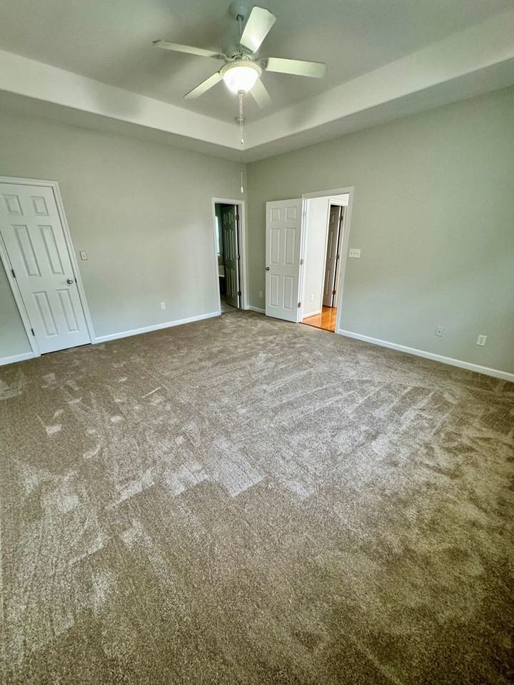 429 Fountain Dr - Photo 3 of 24