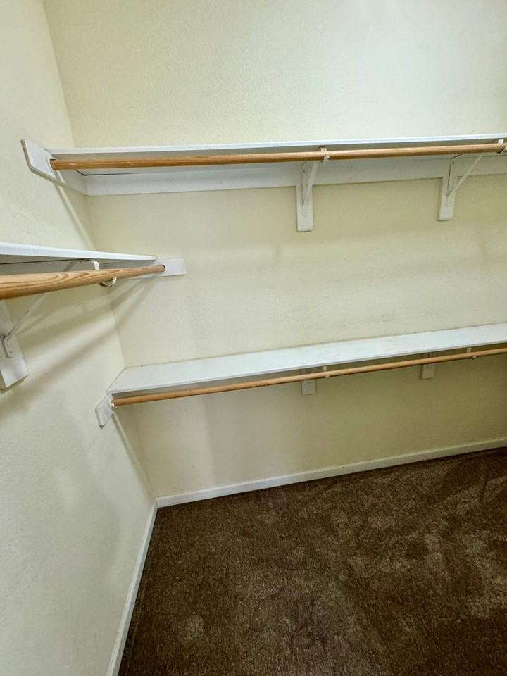 429 Fountain Dr - Photo 4 of 24