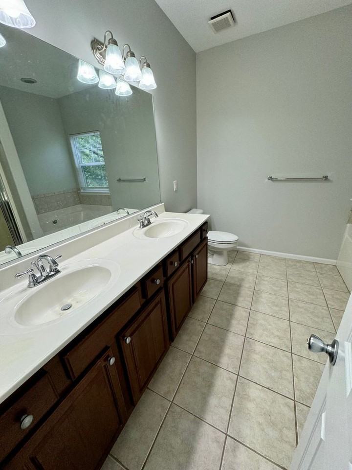 429 Fountain Dr - Photo 5 of 24