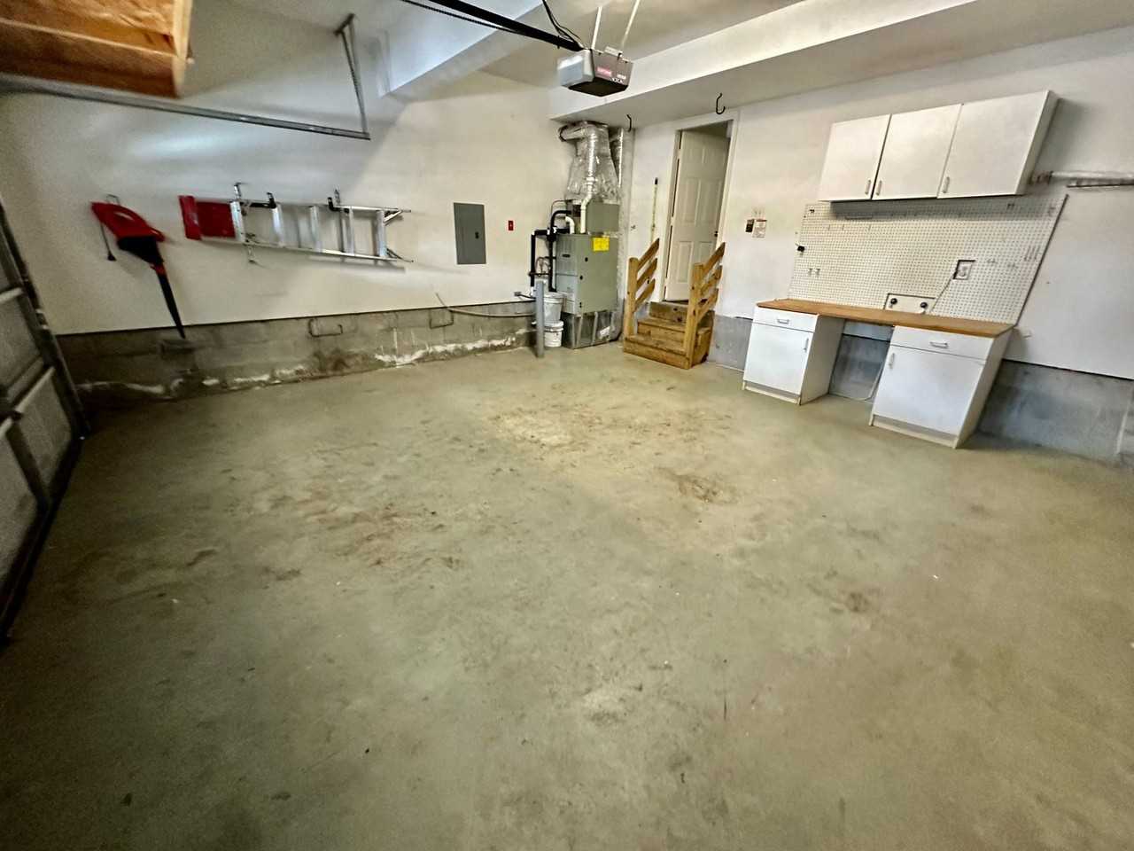 3724 Surry Rd - Photo 2 of 24