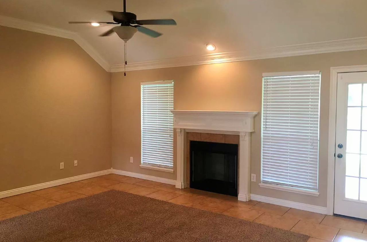 419 Northwest Drive - Photo 2 of 6