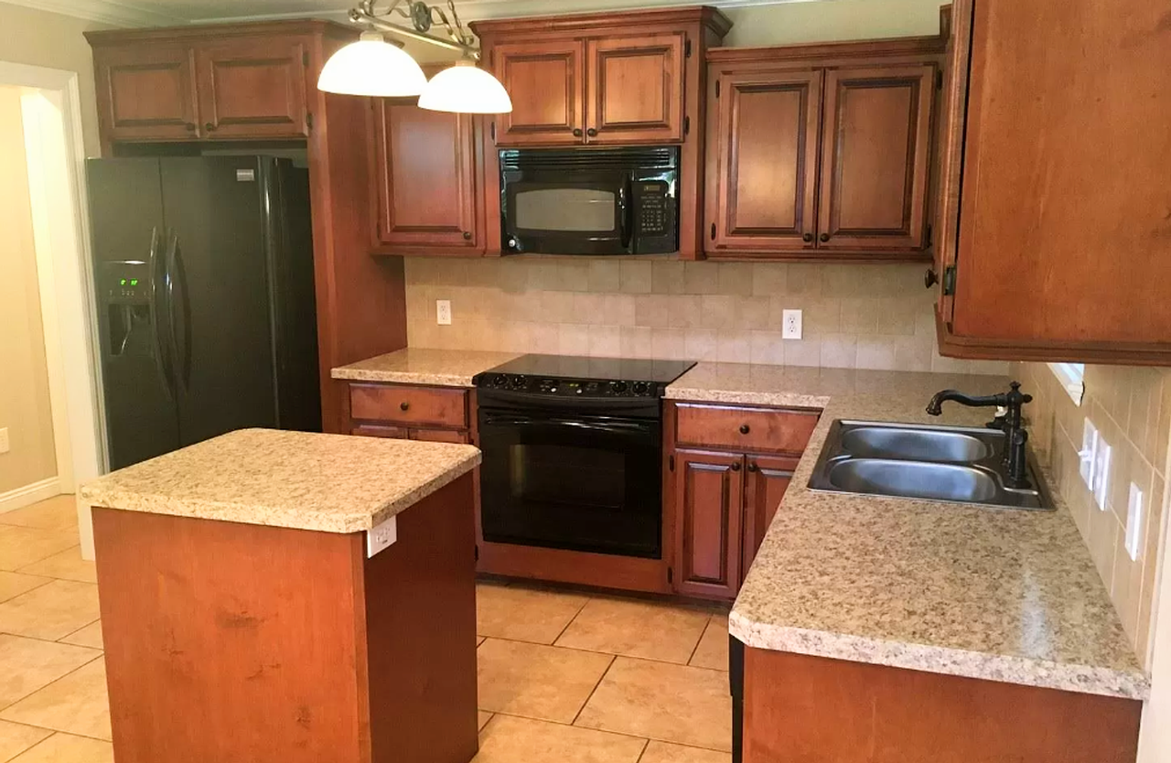 419 Northwest Drive - Photo 3 of 6