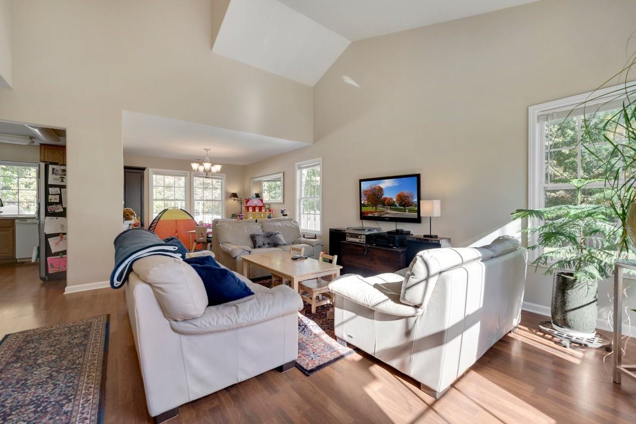 15 Richardson Cir - Photo 5 of 33