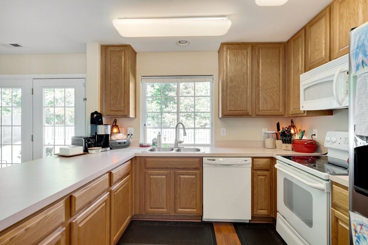 15 Richardson Cir - Photo 7 of 33