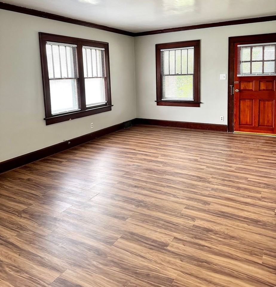 1560 S 20th St - Photo 3 of 15