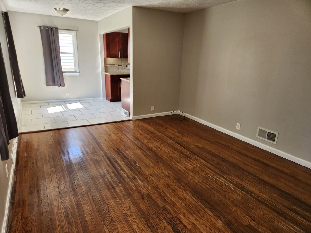 805 N 78th St - Photo 2 of 10