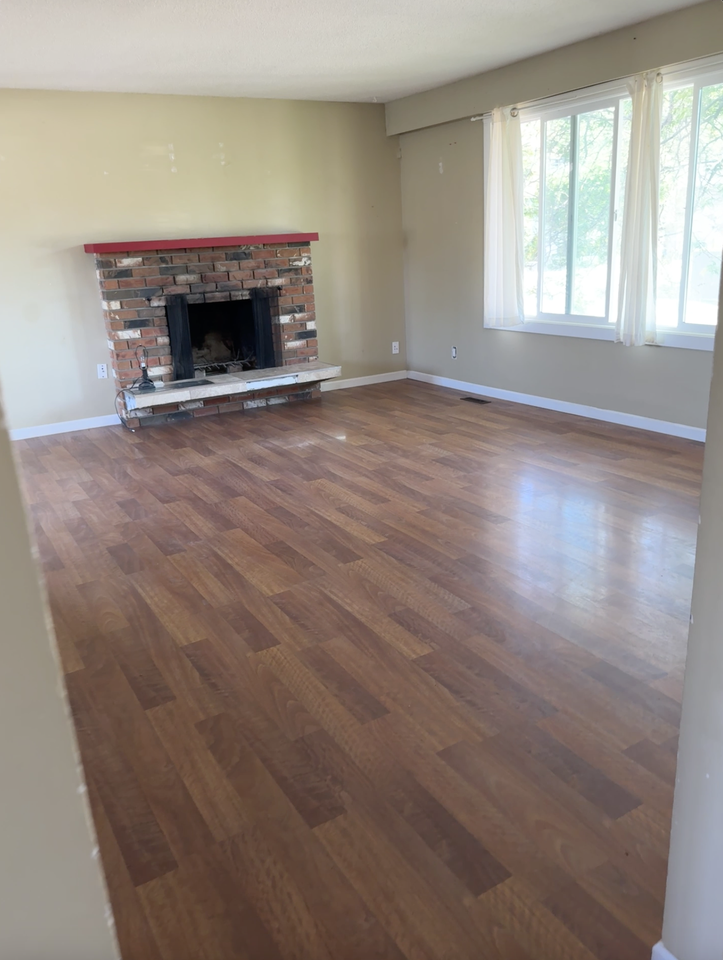 604 Clearwater Avenue - Photo 2 of 12