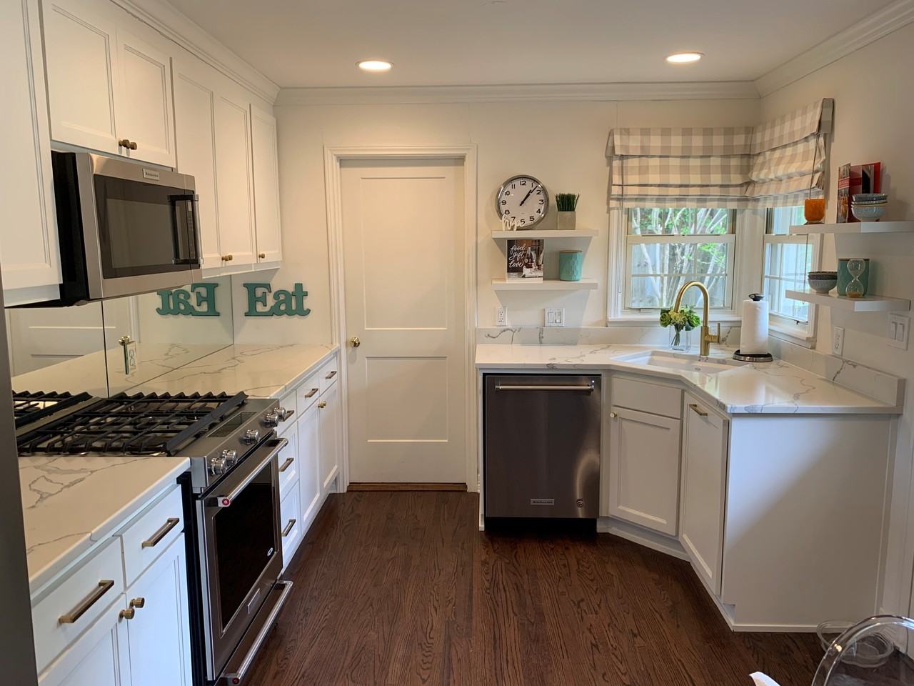 1809 Dorchester Dr #NA - Photo 2 of 13