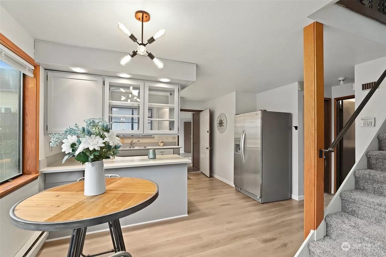 910 N Stevens St #2UPSTAIRS - Photo 3 of 8