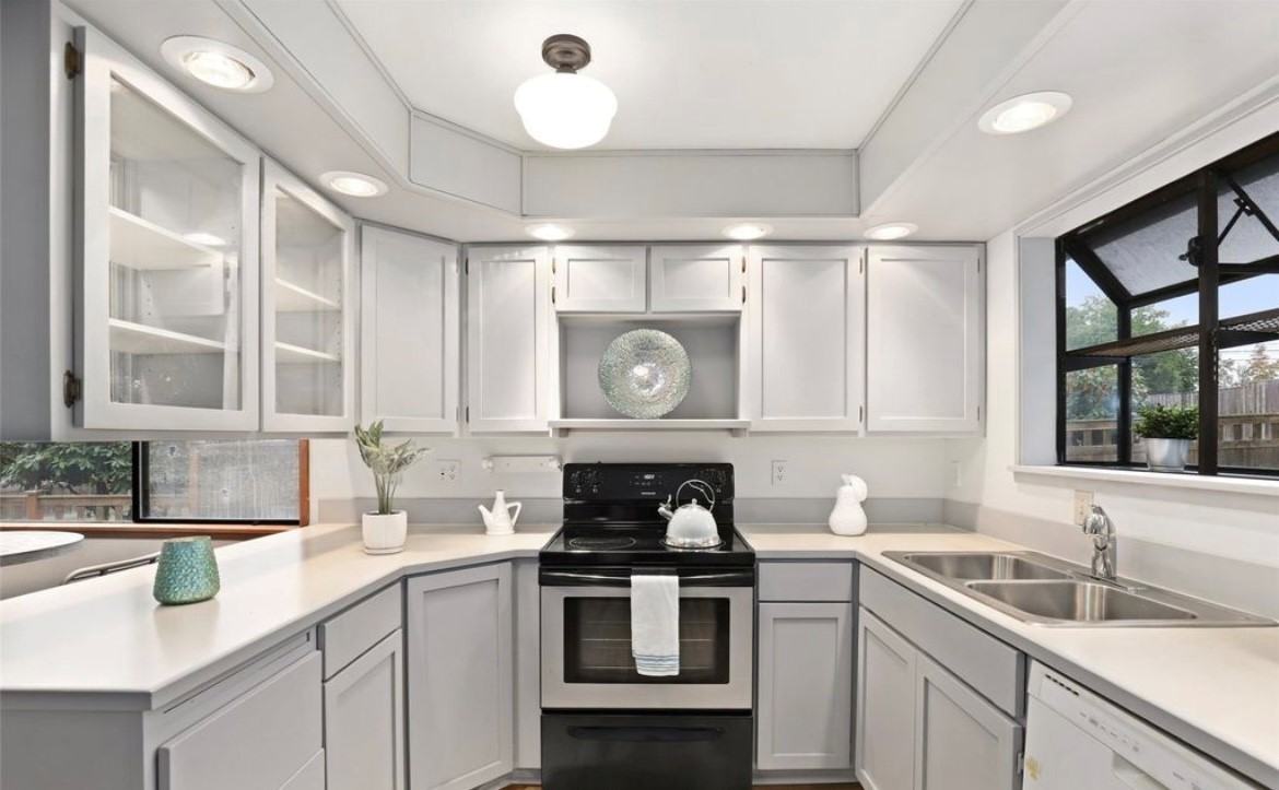 910 N Stevens St #2UPSTAIRS - Photo 5 of 8