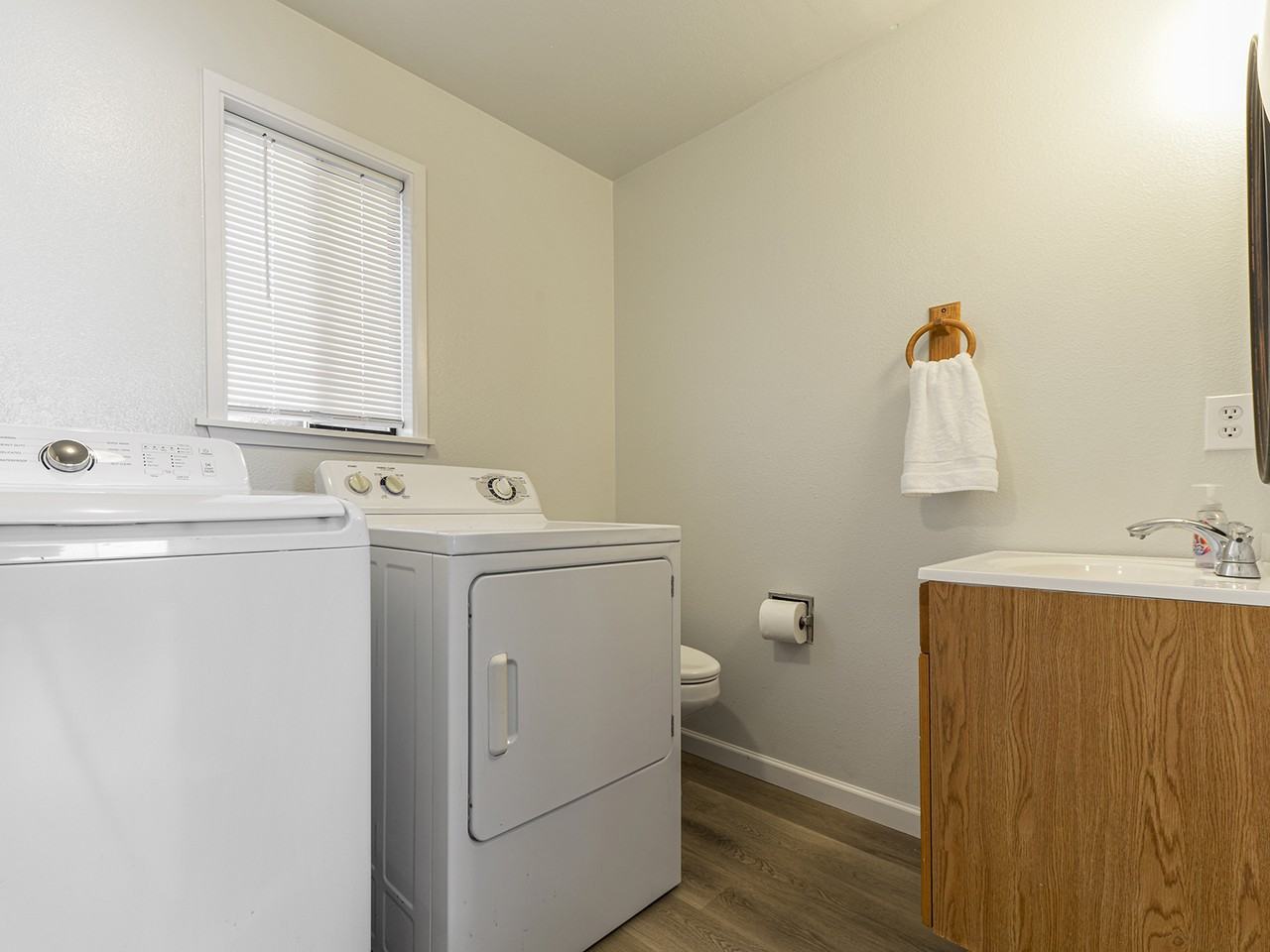 910 N Stevens St #2UPSTAIRS - Photo 6 of 8