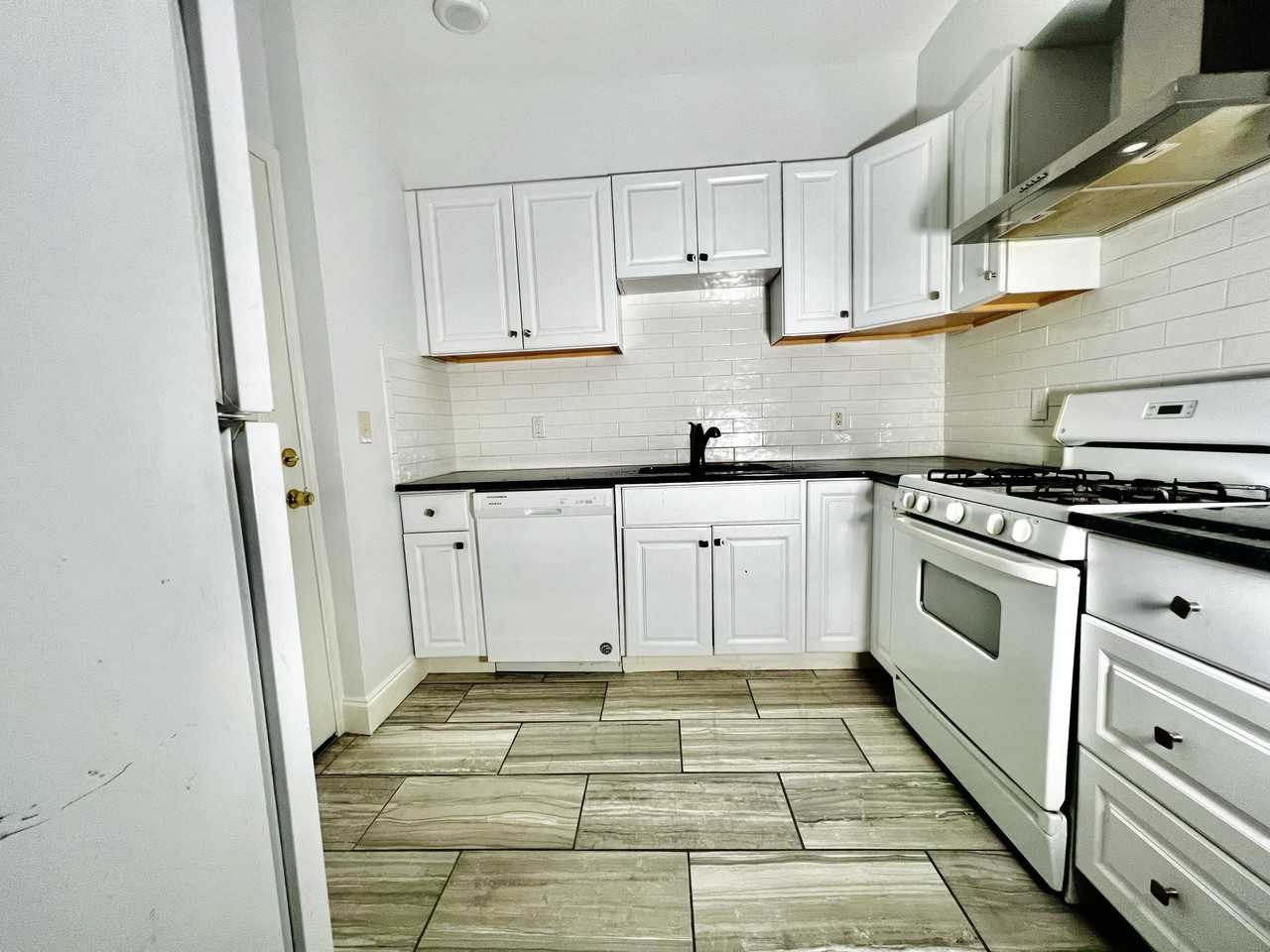 1162 S Orange Ave #1 - Photo 5 of 11