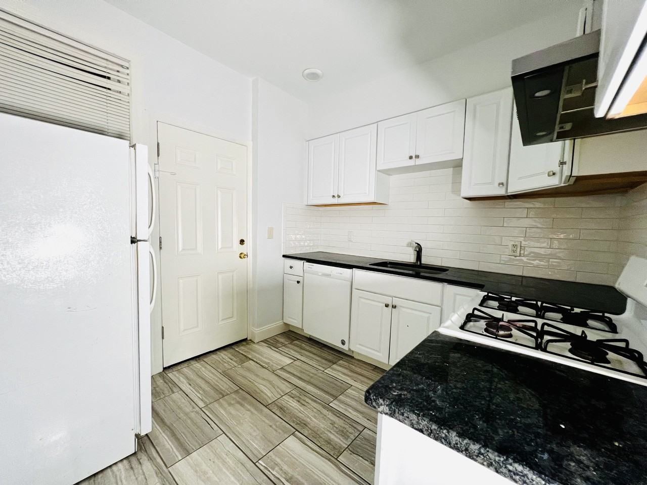 1162 S Orange Ave #1 - Photo 6 of 11