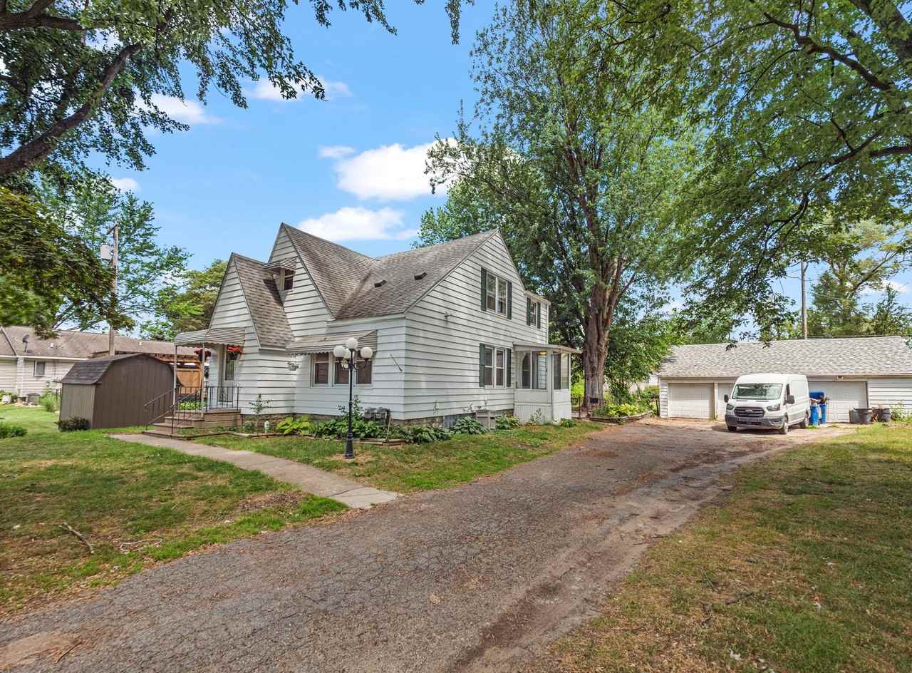 4080 Joyce Ave #B - Photo 4 of 23