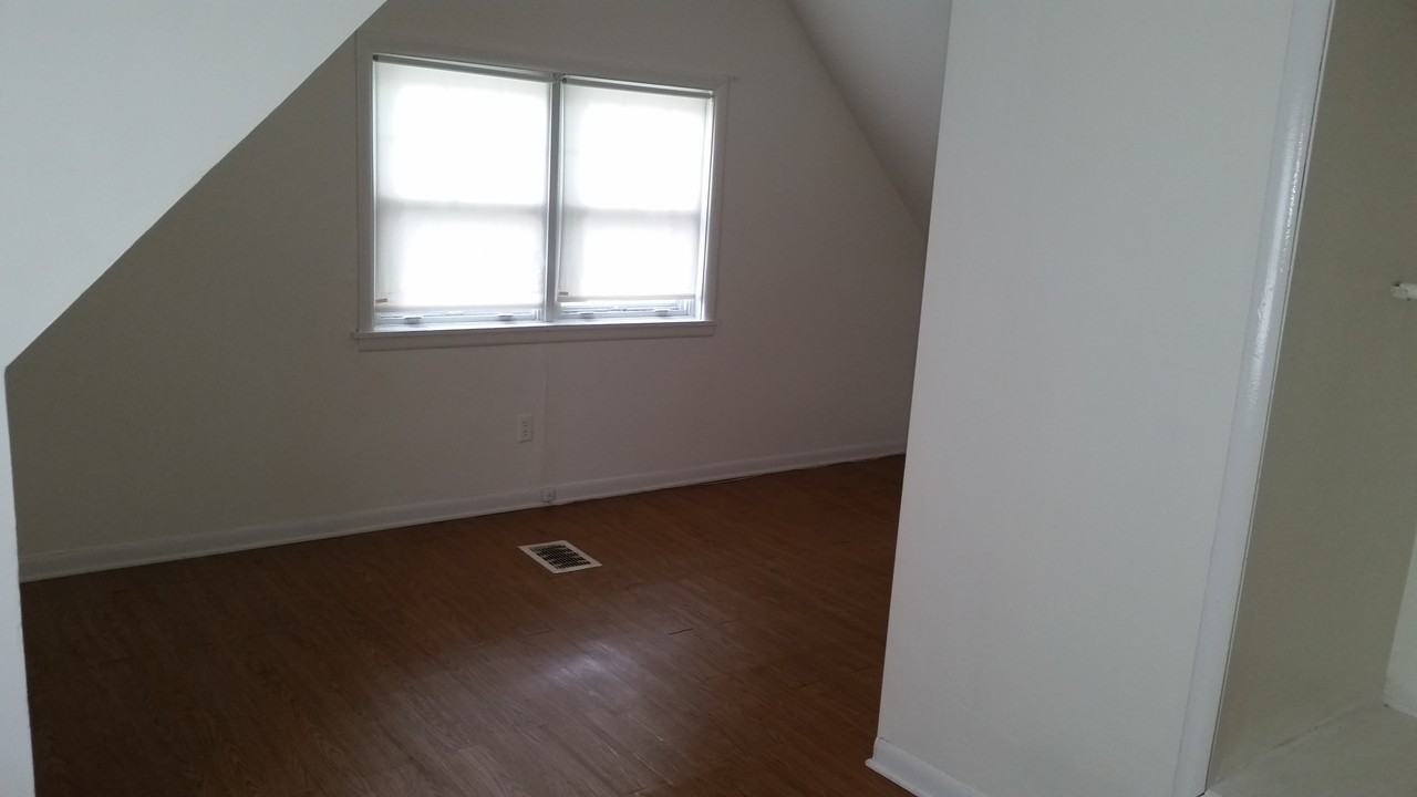 2233 W 8th Ave #NA - Photo 4 of 11