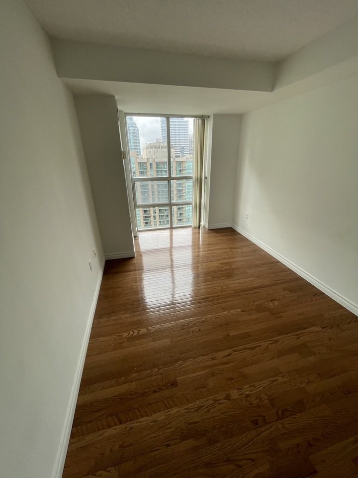 1 Pemberton Ave - Photo 7 of 18