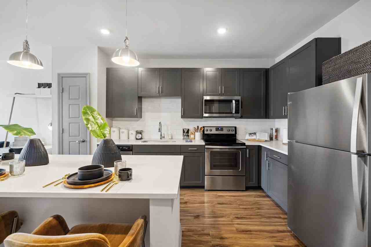 Meeting Street Lofts - Photo 7 of 50