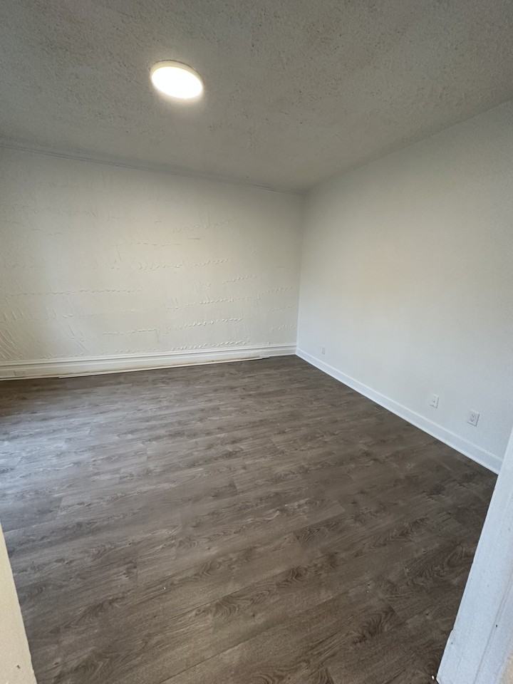 6236 Avenue des Érables - Photo 2 of 16