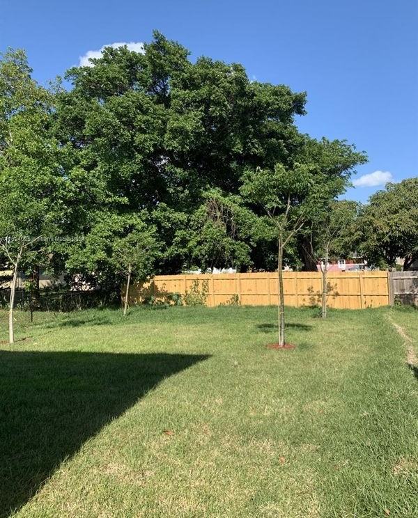 4491 Nw 23rd Ave ##1 - Photo 2 of 4