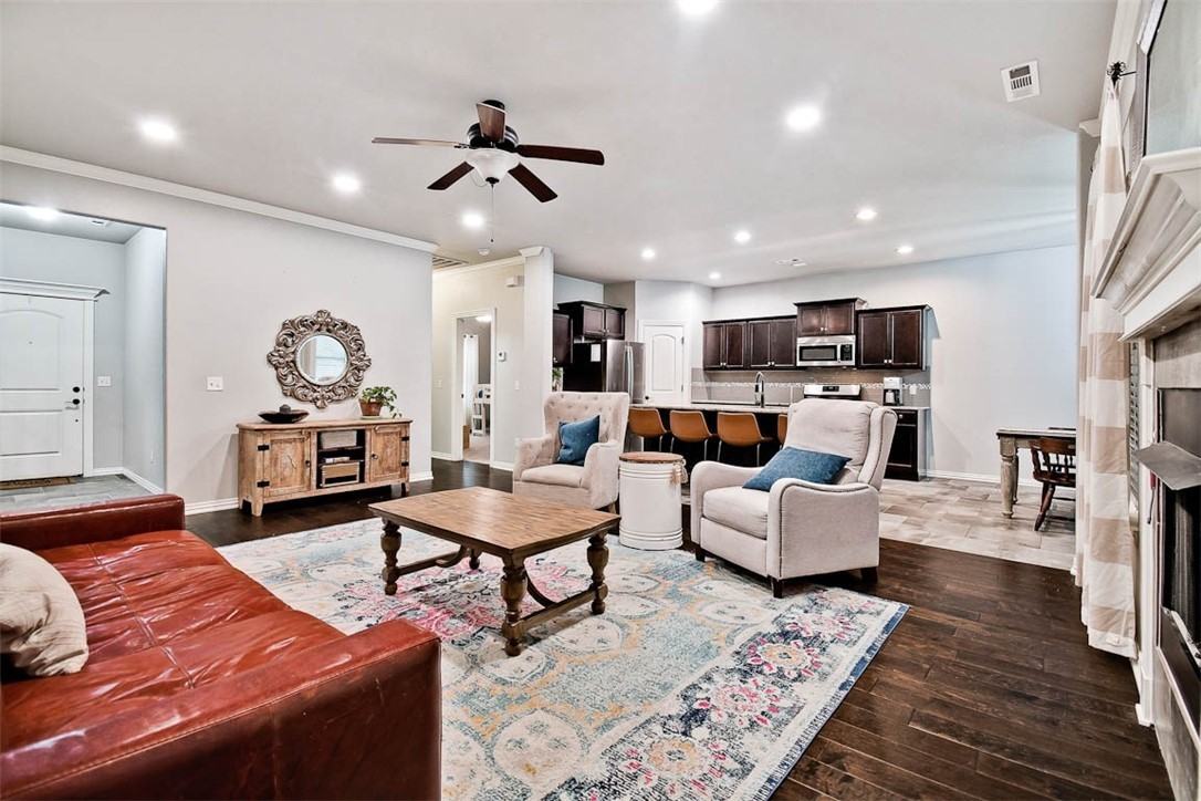 1686 S Harding Pl - Photo 2 of 21