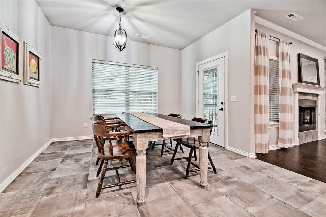 1686 S Harding Pl - Photo 3 of 21