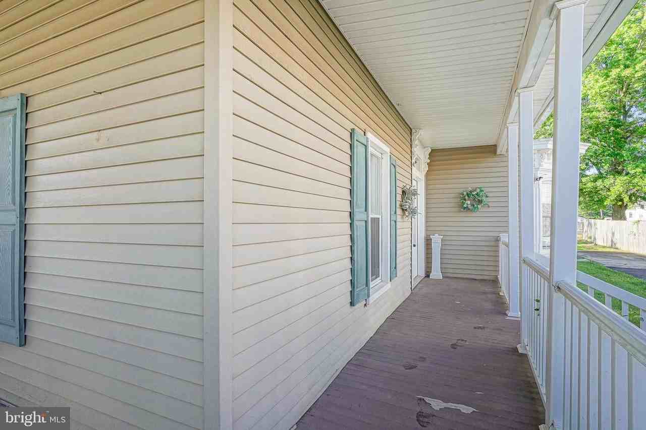 20 Dickinson St - Photo 2 of 34