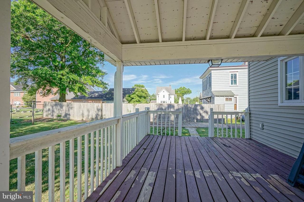 20 Dickinson St - Photo 3 of 34