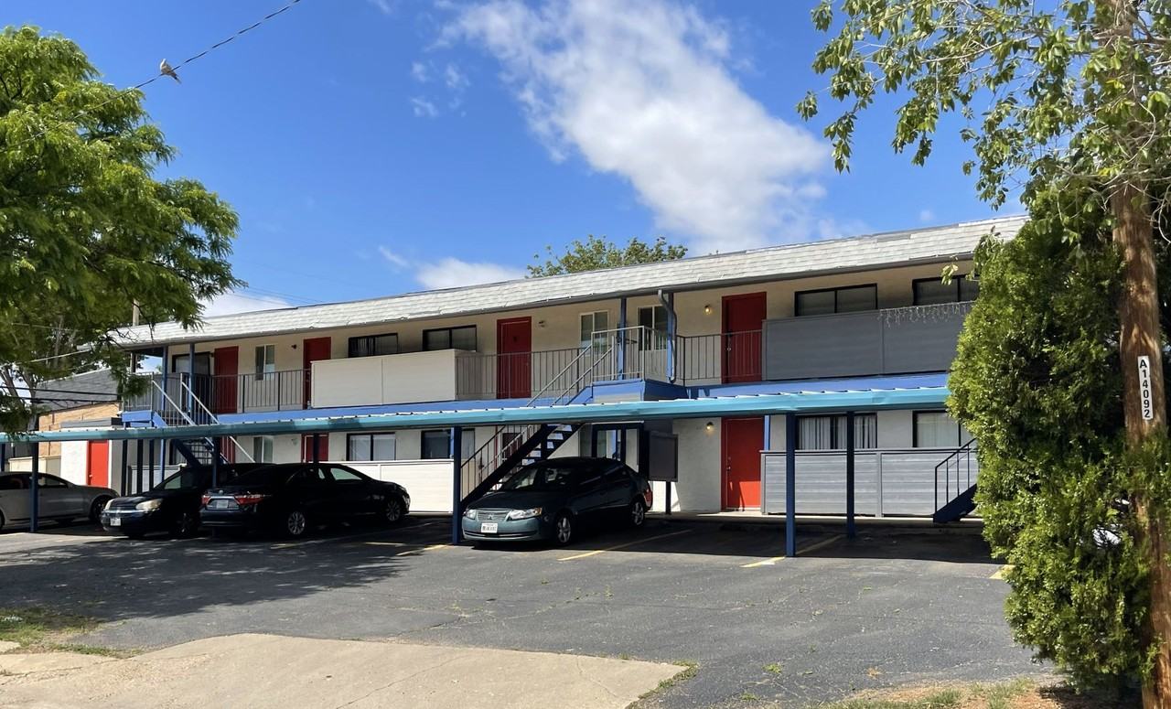 Greenbriar Terrace - Photo 3 of 50