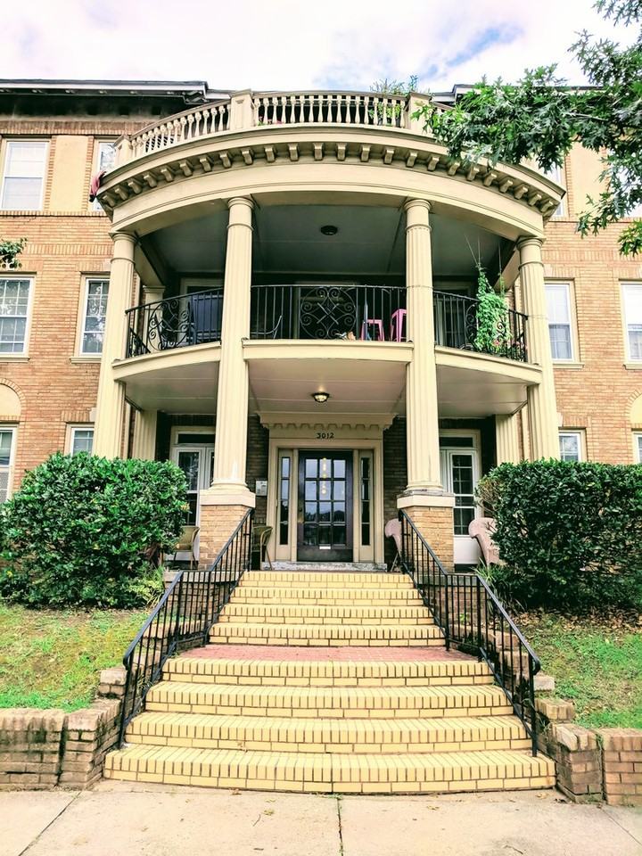 3012 Monument Ave.* - Photo 2 of 39