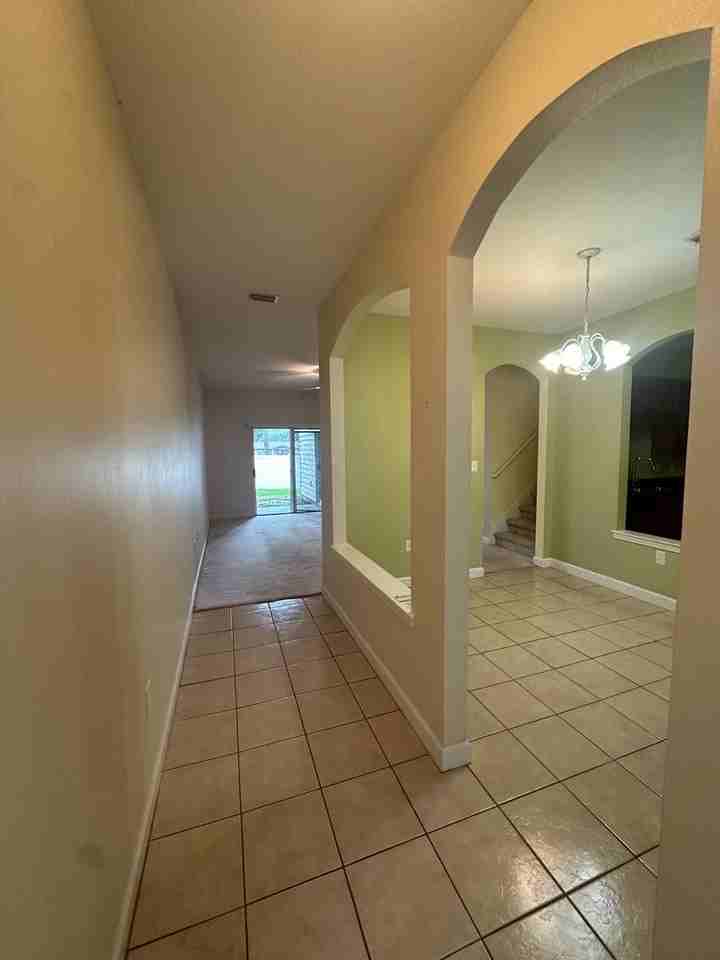 10 Trevor Dr - Photo 2 of 18
