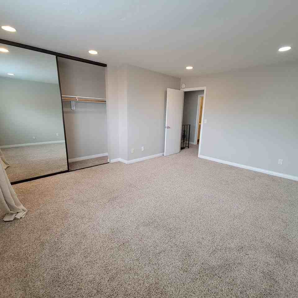2582 Del Mar Heights Rd - Photo 4 of 25