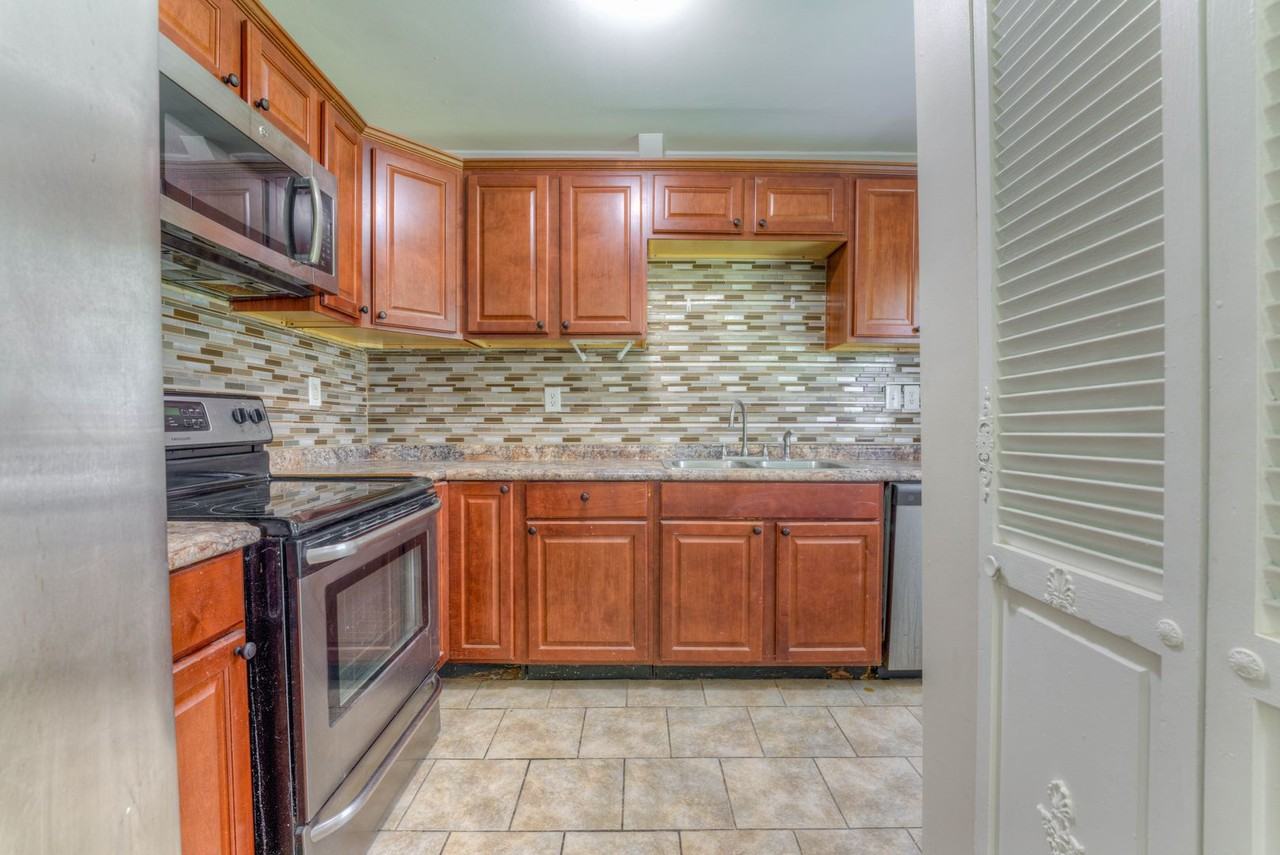 1261 W Perkins Rd - Photo 7 of 36