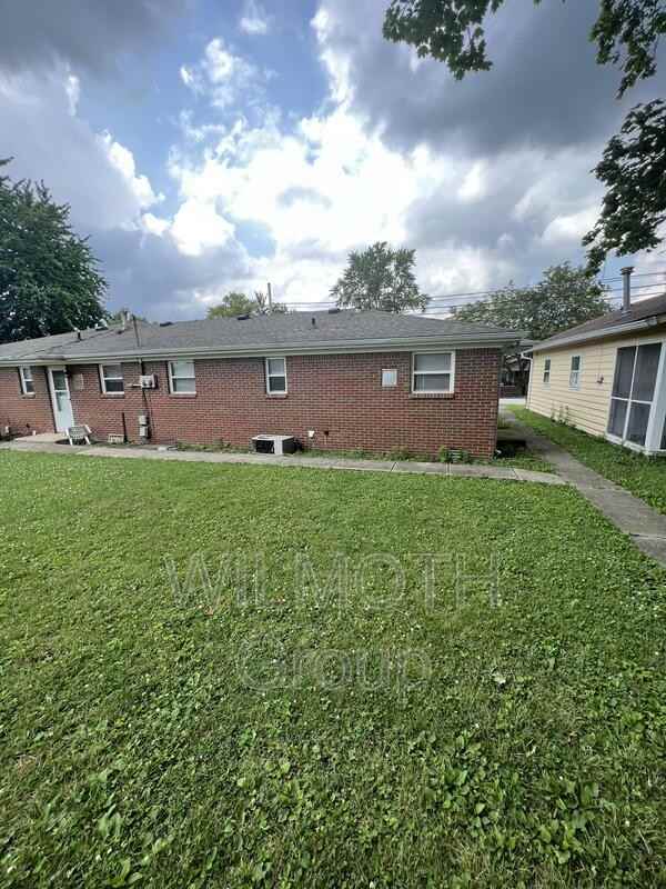 410 E Ohio St - Photo 2 of 12